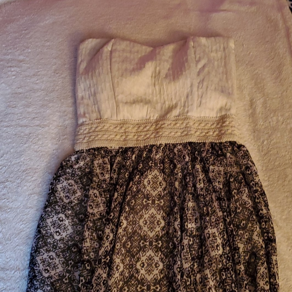 Sleeveless dress